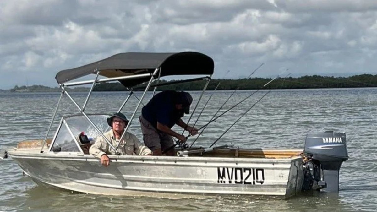 Search launched for man, 83, who disappeared boating south of Brisbane