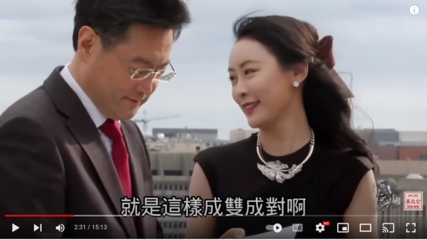 Chinese Foreign Minister Qin Gang being interviewed by Chinese state TV anchor Fu Xiaotian. 