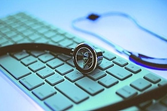 The first survey of the use of electronic medical records in Australia has found some doctors and nurses are still struggling to use the digital systems.