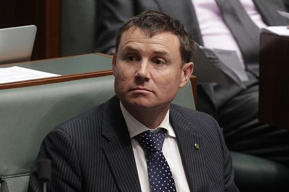 A move by Andrew Laming to the crossbench would send the Coalition into minority government.