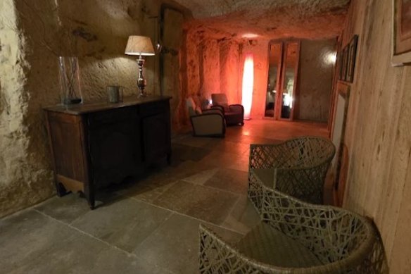 The couple were reportedly staying in one of the “cave rooms” carved into the cliff adjacent to the hotel.