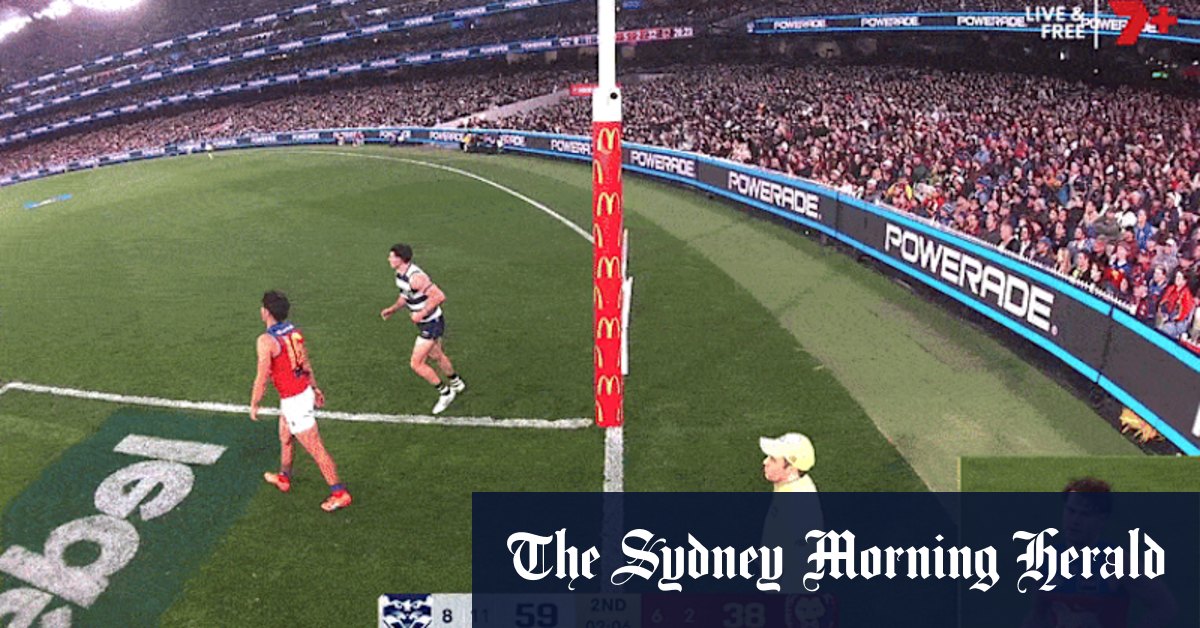 ‘Should not umpire in these finals again’: AFL great slams Rayner free kick