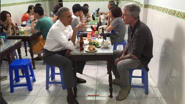 Anthony Bourdain and US President Barack Obama dined at a local noodle restaurant in Hanoi.