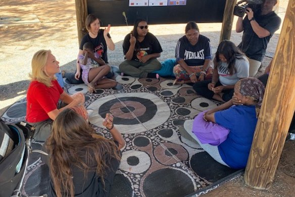 Kerri-Anne Kennerley meets with Indigenous women near Alice Springs following her on-air blow up with Yumi Stynes.