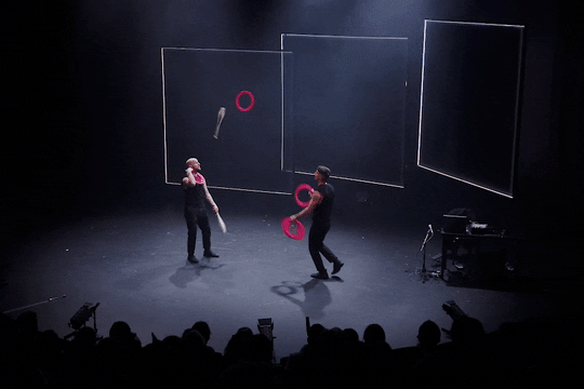 Escalate juggling trio