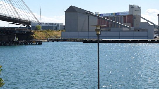 The proposed concrete plant (shaded grey) would be built in front of Glebe Island’s existing silos and next to Glebe Island Bridge and Anzac Bridge.