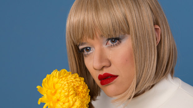 Sui Zhen delivers ethereal vocals over addictive grooves.