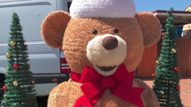 A 2.5 metre Christmas teddy bear was stolen from a lights display at Bonnyrigg. 