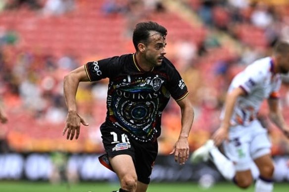 Glory fell to the Roar at Suncorp Stadium on Sunday.