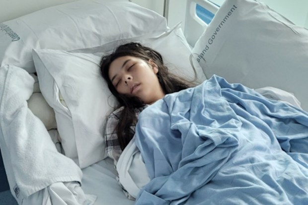 At the age of 16, Queensland teenager Jasmine Flowers was involved in an e-scooter accident which left her with a traumatic brain injury.﻿