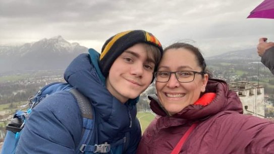 Harrison Sellick (18), who was on montelukast from the age of two, survived several suicide attempts while taking and withdrawing from the drug. His mother Vanessa is campaigning for better awareness of the potential neuropsychiatric side effects of the drug. 