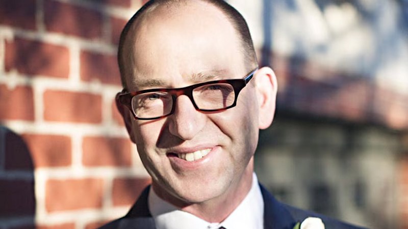 Woman files first court action against disgraced gynaecologist Simon Gordon