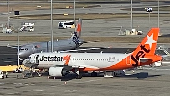 Jetstar planes flying again after mysterious GPS fault