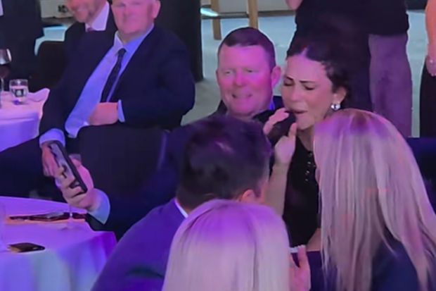 Amy Shark confronted a man who didn’t seem to be paying attention to her performance at a recent event.