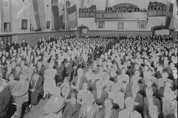 Secession meeting in the Perth Town Hall in 1933.
