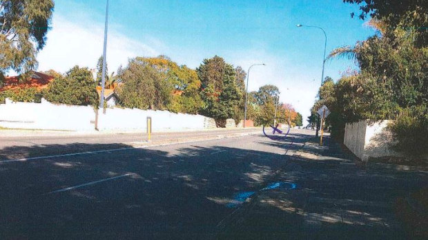 A photograph of Stirling Highway annotated by Katrina Jones to indicate where a driver did a U-turn in order to pick her up as she was walking near Mercy College in late 1996.