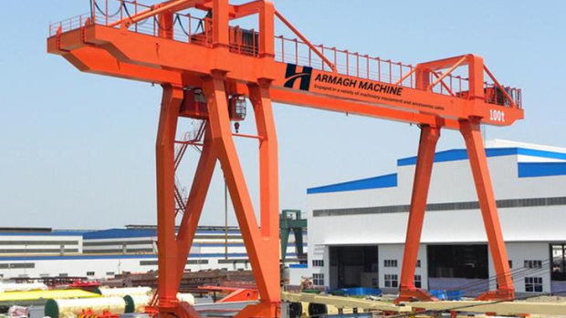 An example of a 120-tonne gantry crane (file picture).