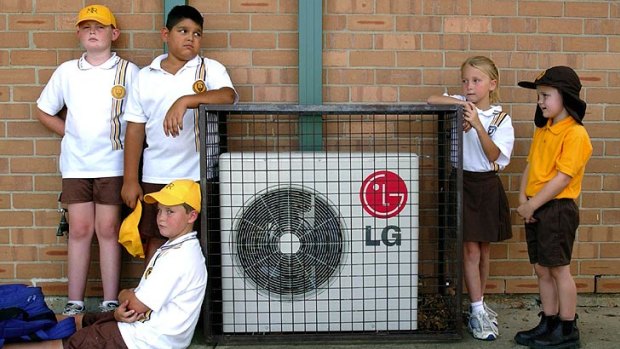 There are doubts the Queensland Government can meet its November 2019 promise to install airconditioners in thousands of classrooms by first term 2020.