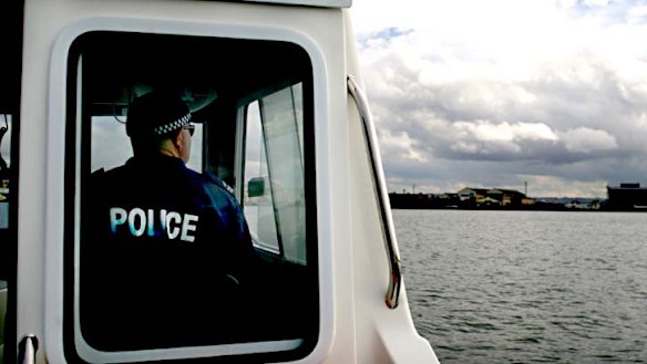 Multiple boats, a helicopter as well as police officers and SES volunteers on the shore have found no trace of the diver.