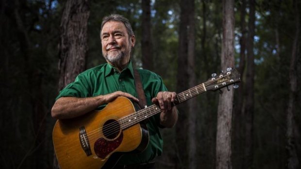 John Williamson will sing 'Waltzing Matilda' at the AFL grand final this month.  