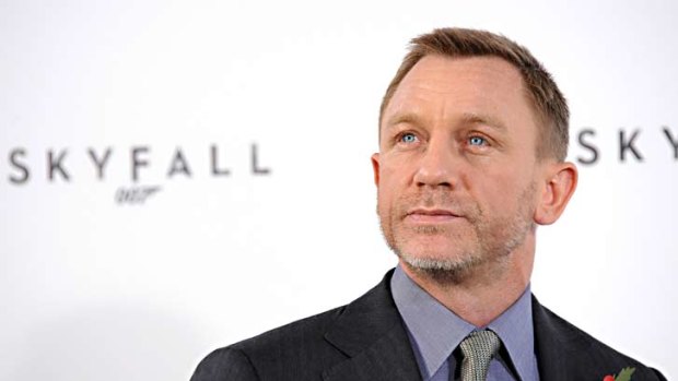 Daniel Craig has been injured filming the next James Bond movie in Jamaica.

