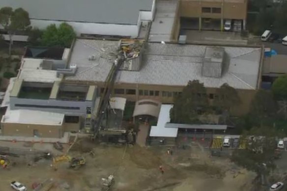 A piling rig has fallen from a construction site onto Frankston Hospital.