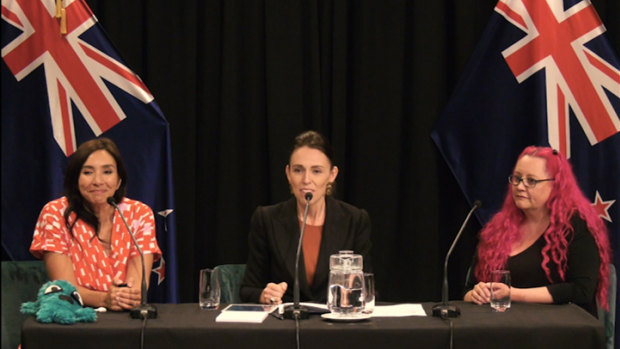 Dr Michelle Dickinson, Prime Minister Jacinda Ardern and Dr Siouxsie Wiles at the press conference for children in New Zealand.