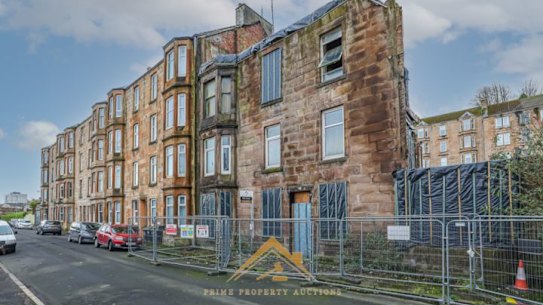 The flat in Port Glasgow, Scotland is asking £5000.