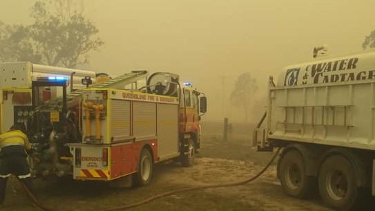 Homes evacuated as fire emergency area declared in central Queensland