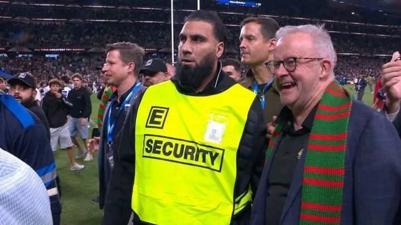 Why Roosters weren’t impressed by prime minister’s pitch invasion