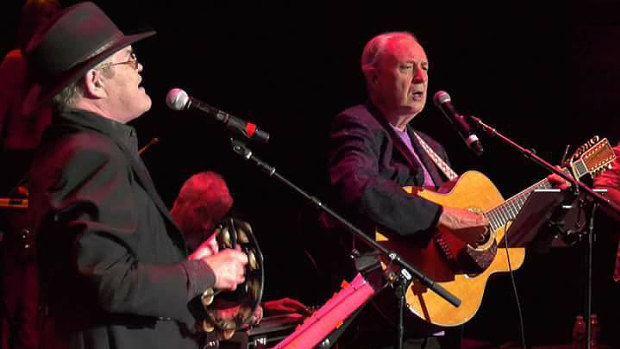 Surviving Monkees Micky Dolenz and Mike Nesmith took their fans down memory lane.