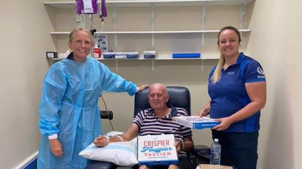 Shannon Walker and her children paid for pizzas to be delivered to Gladstone Hospital’s emergency department and cancer clinic, where her father is being treated. 
