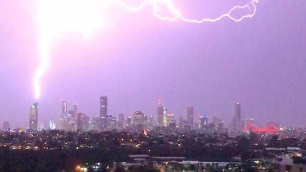 South-east Queensland saw lightning strikes overnight that resulted in  more than 7000 people being without power.