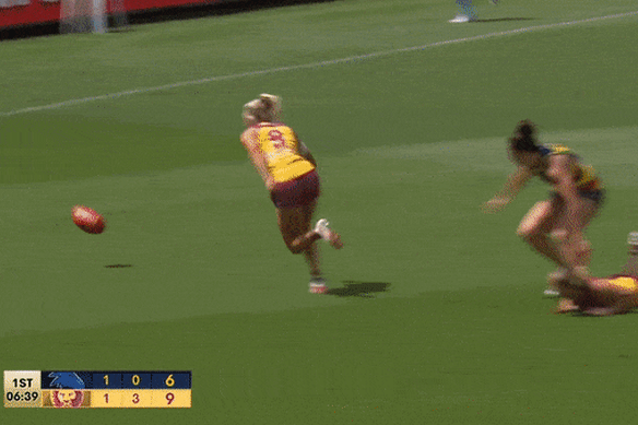 Orla O’Dwyer booted two goals in the qualifying final win over Adelaide. This first quarter effort was a beauty.
