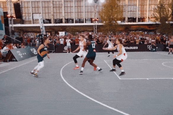 France taking on Russia in a three-on-three basketball game.