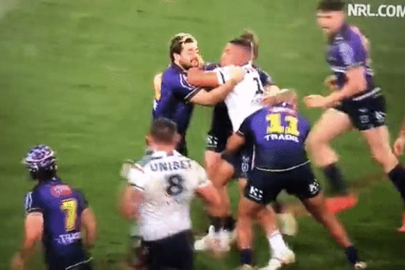 Melbourne’s Felise Kaufusi tackles Sio Suia Taukeiaho.