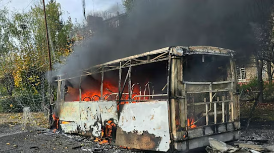 В Краматорске после российского авиаудара сгорел автобус.