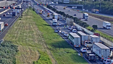 Inbound lanes of the Monash Freeway are closed after the suspected shooting.