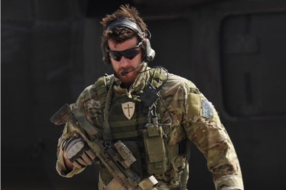 Ben Roberts-Smith wearing a crusader cross medallion in Afghanistan.