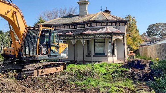 No. 368 shortly before its demolition.