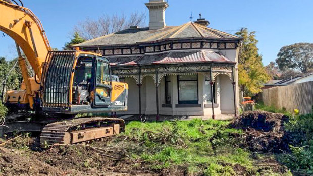 No. 368 shortly before its demolition.