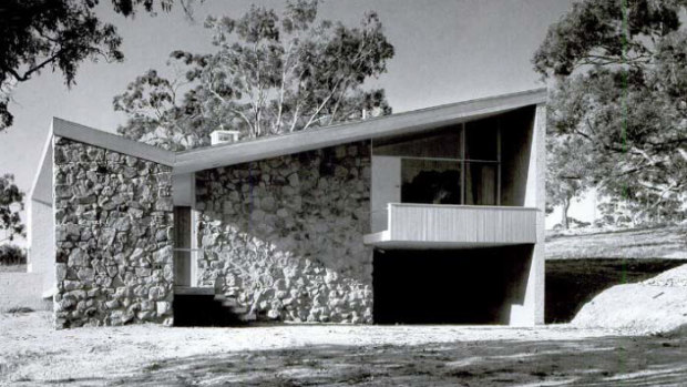 Bowden House, pictured in 1954, from the side showing the 'butterfly roof and the cantilevered balcony.