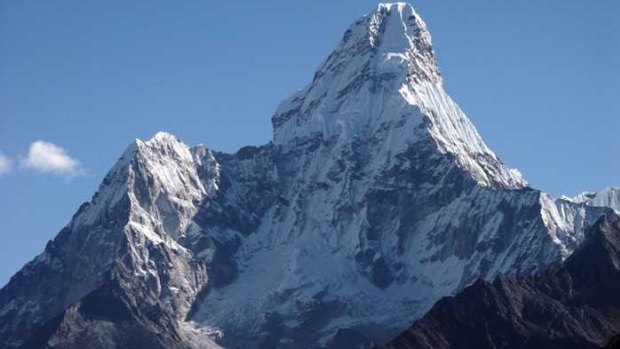 In his final Facebook post, Michael Davis posted photos of Ama Dablam, with a comment "The plan is to climb this". 