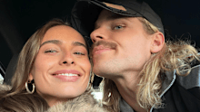The post claimed Smith went on two dates just hours apart based on how similar the photos were. 