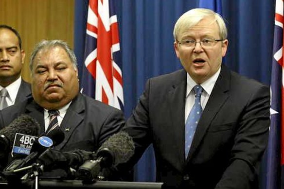 Nauru President Baron Waqa and then Prime Minister Kevin Rudd announce an asylum seeker deal in 2013. 