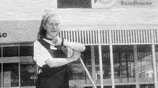 An article in Ballarat newspaper The Courier pictured me at work at the Shell Roadhouse.