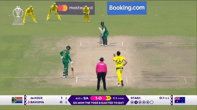 Mitchell Starc’s ball to dismiss Temba Bavuma put the Proteas on the back foot. 