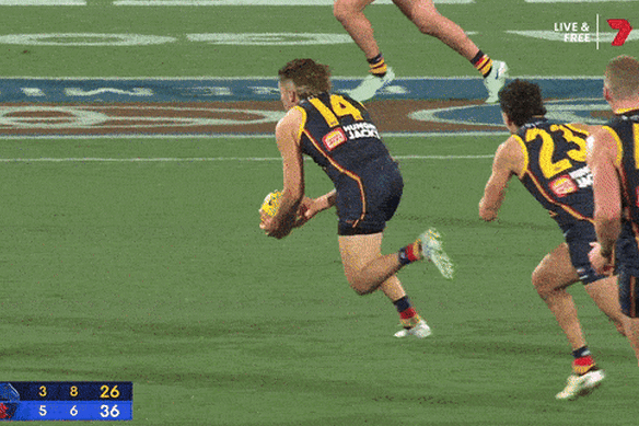 Melbourne’s Kysaiah Pickett delivers a high bump