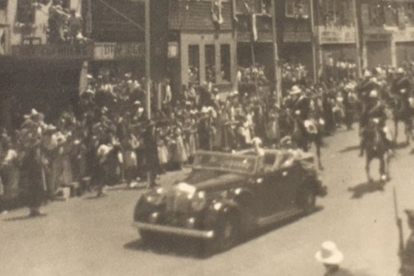 When the Queen came to town: The royal tour drives past the Green Park hotel in 1954.