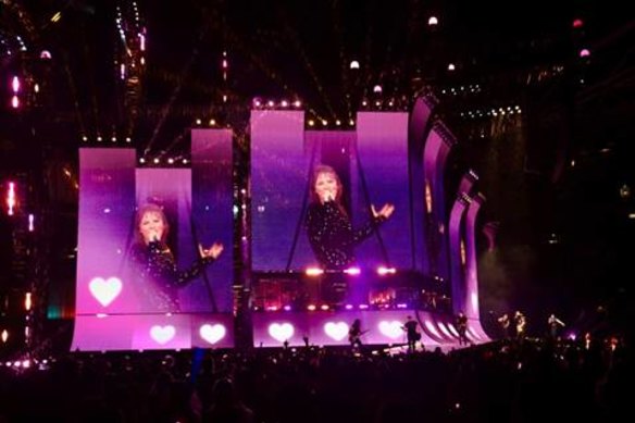Taylor Swift performing to a capacity crowd at Accor Stadium in 2018.